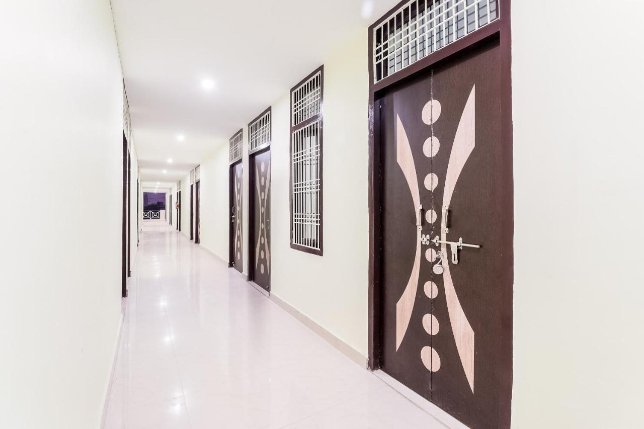 สปอต ออน 63000 โฮเต็ล Ss พลาซา Hotel Banthra Sikandarpur ภายนอก รูปภาพ