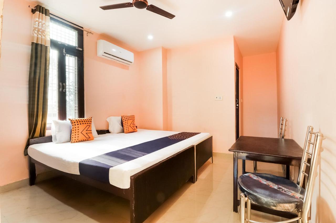 สปอต ออน 63000 โฮเต็ล Ss พลาซา Hotel Banthra Sikandarpur ภายนอก รูปภาพ