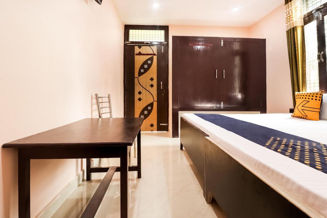 สปอต ออน 63000 โฮเต็ล Ss พลาซา Hotel Banthra Sikandarpur ภายนอก รูปภาพ