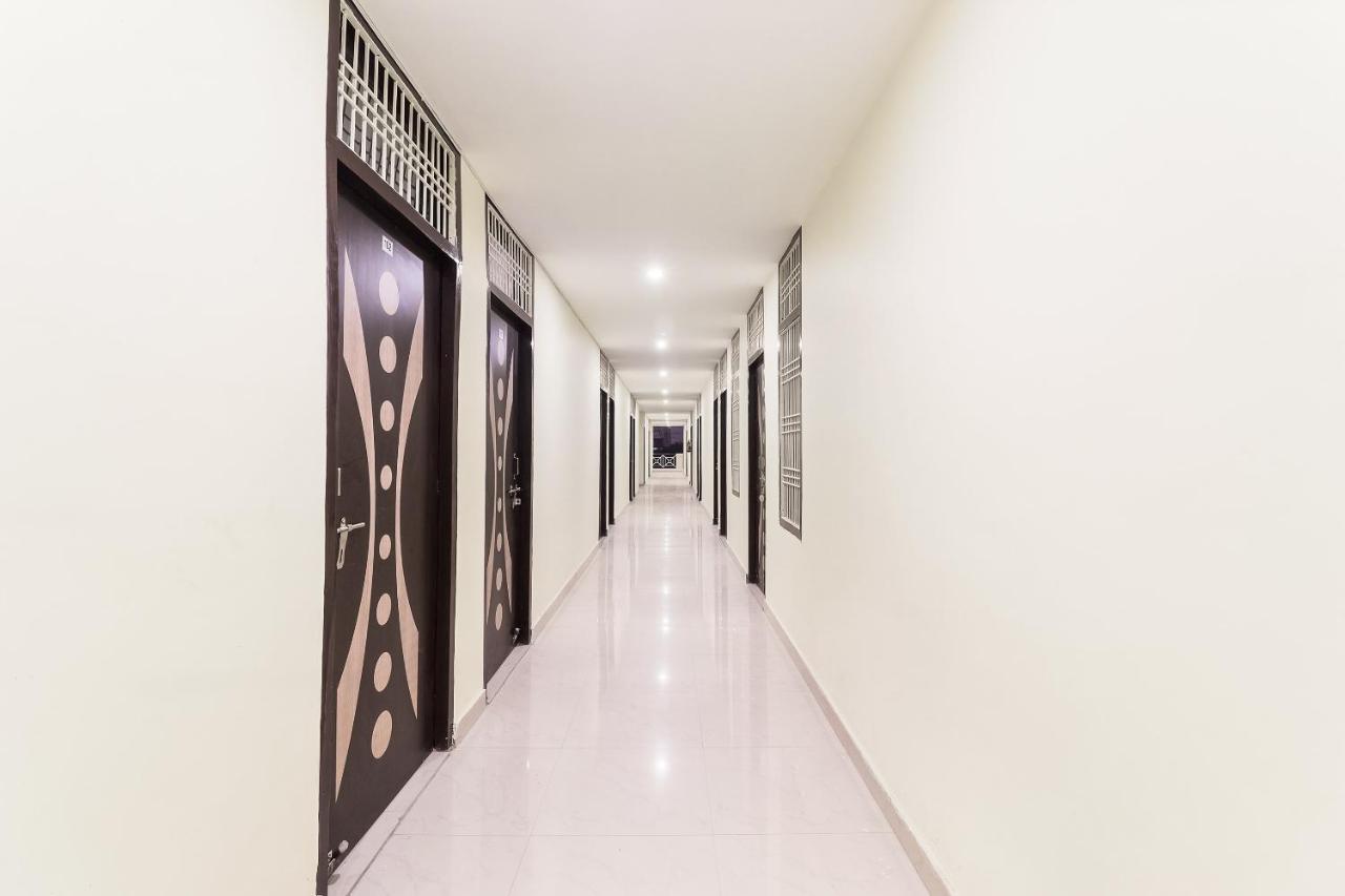 สปอต ออน 63000 โฮเต็ล Ss พลาซา Hotel Banthra Sikandarpur ภายนอก รูปภาพ