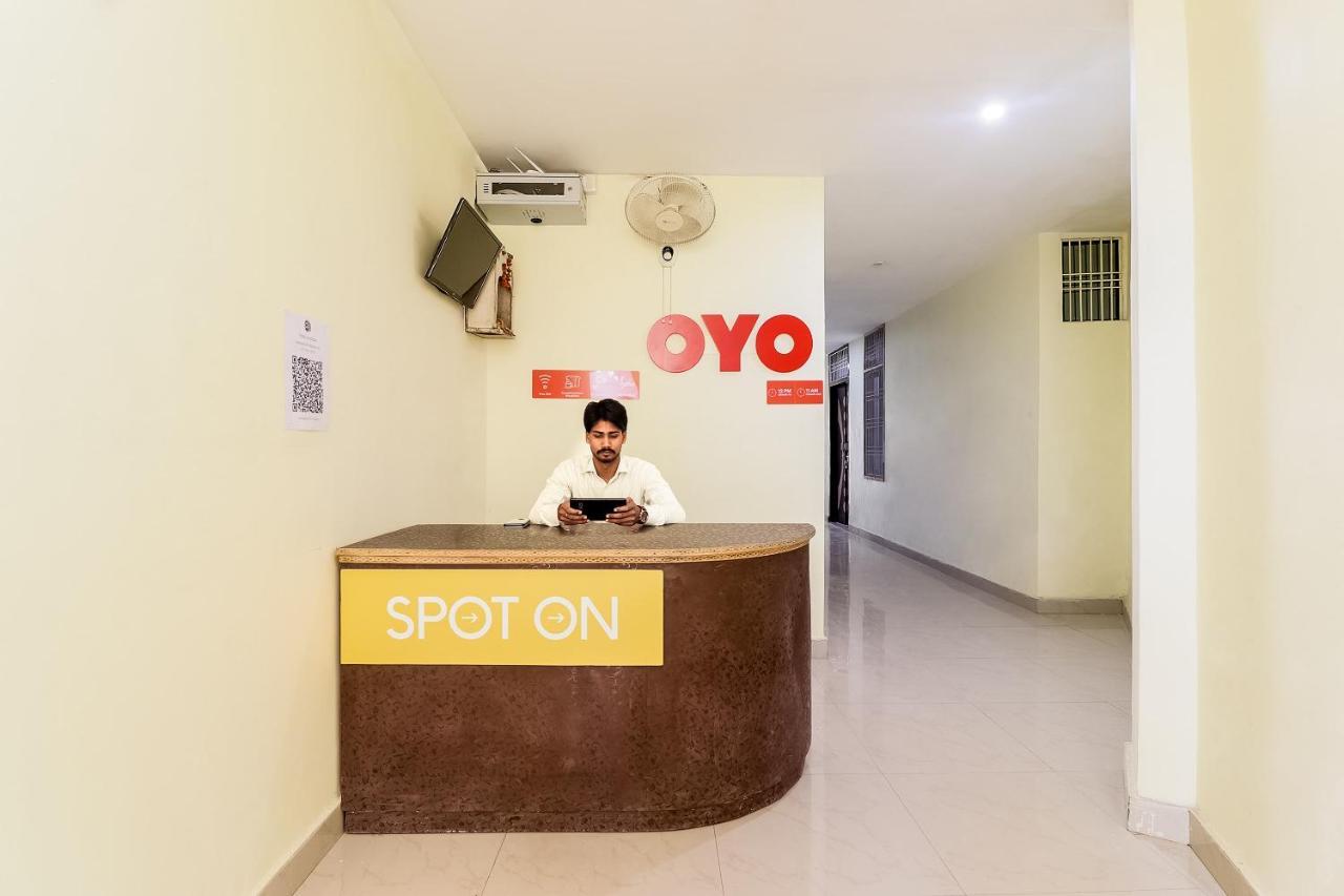 สปอต ออน 63000 โฮเต็ล Ss พลาซา Hotel Banthra Sikandarpur ภายนอก รูปภาพ