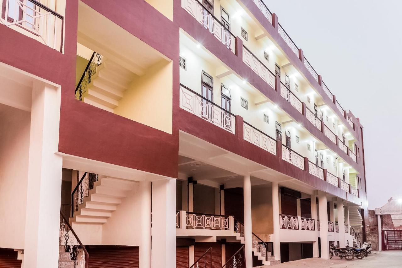สปอต ออน 63000 โฮเต็ล Ss พลาซา Hotel Banthra Sikandarpur ภายนอก รูปภาพ