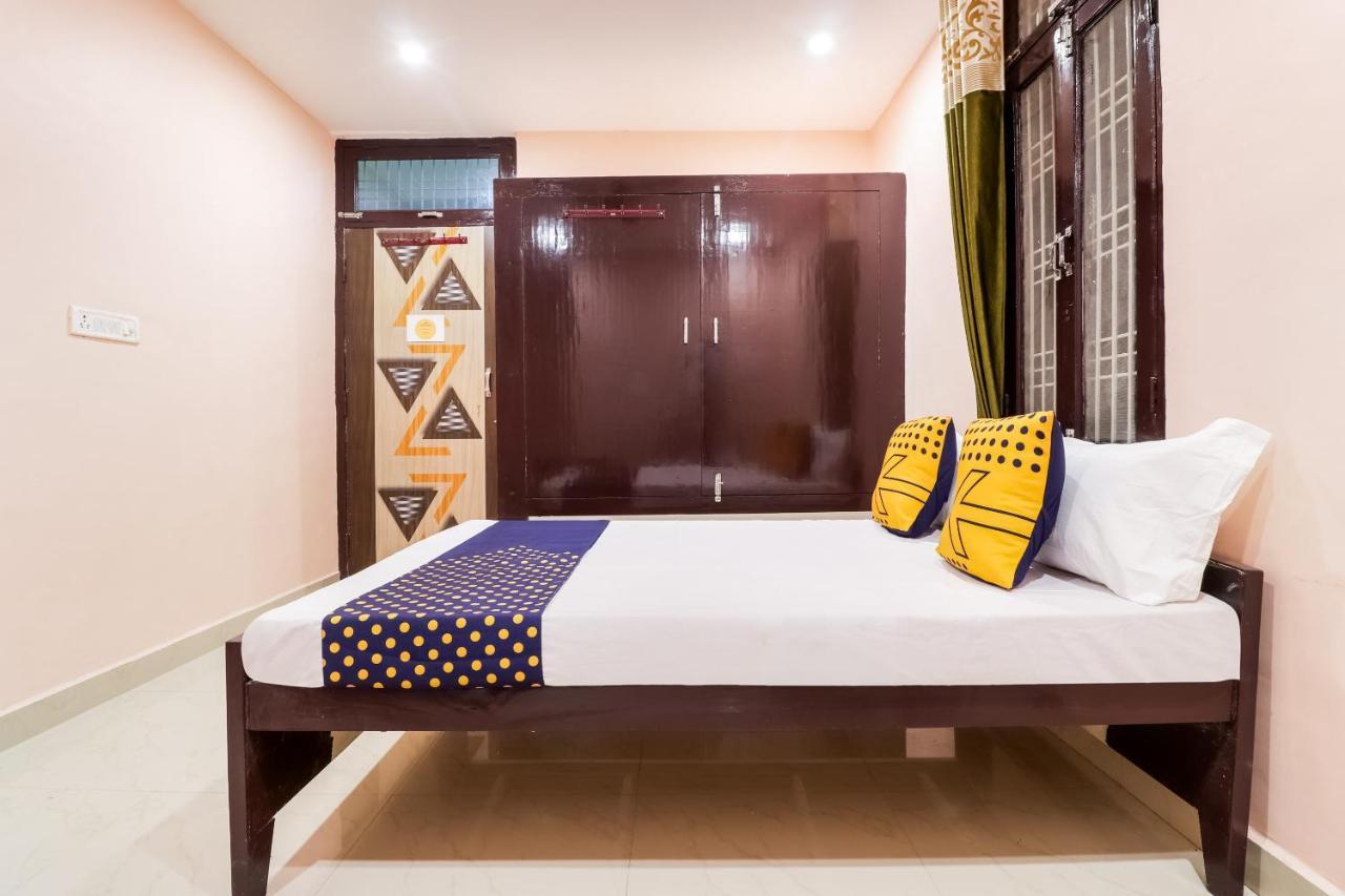 สปอต ออน 63000 โฮเต็ล Ss พลาซา Hotel Banthra Sikandarpur ภายนอก รูปภาพ